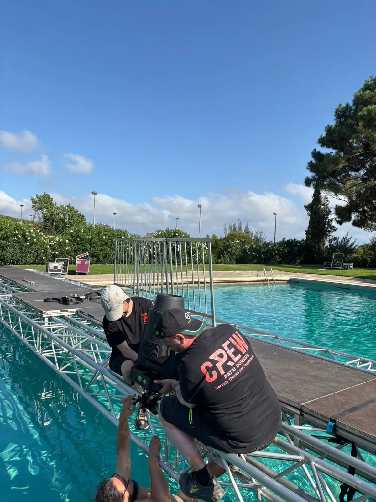 shark-6-aniversario-montaje-estructura-piscina